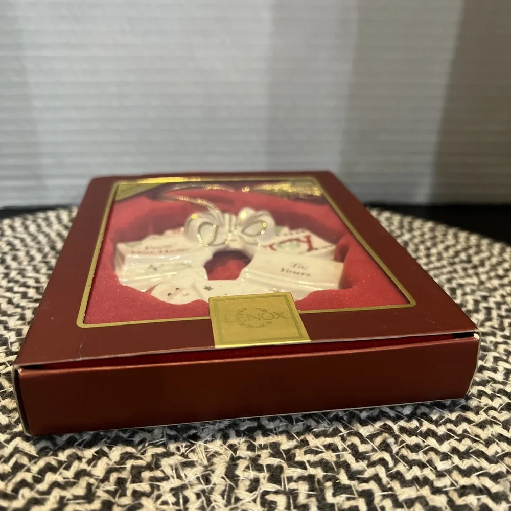Lenox From Our Home To Yours 2007 Christmas Wreath Holiday Gift Ornament New